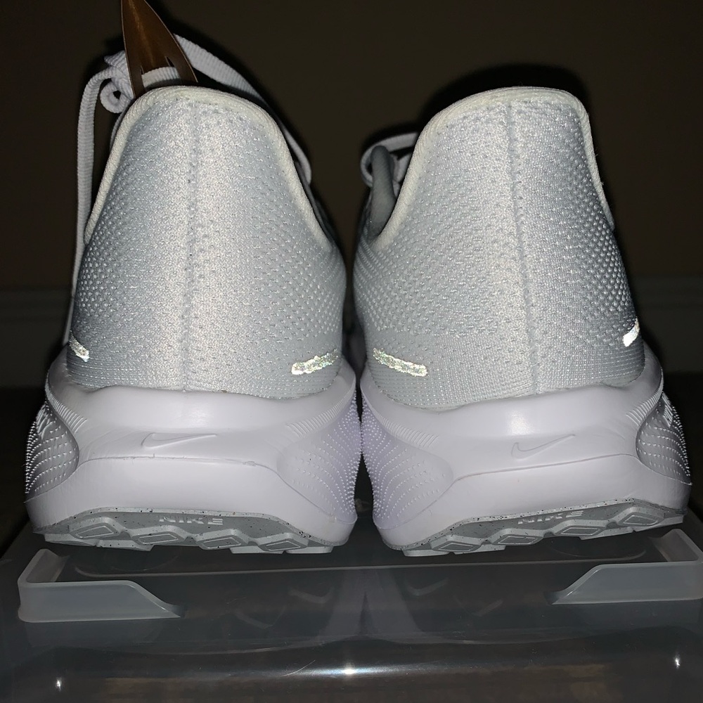 Nike - Pegasus 41 - Size 10 - Men’s Running Shoes- Gray and White - Brand New - Picture 4 of 9